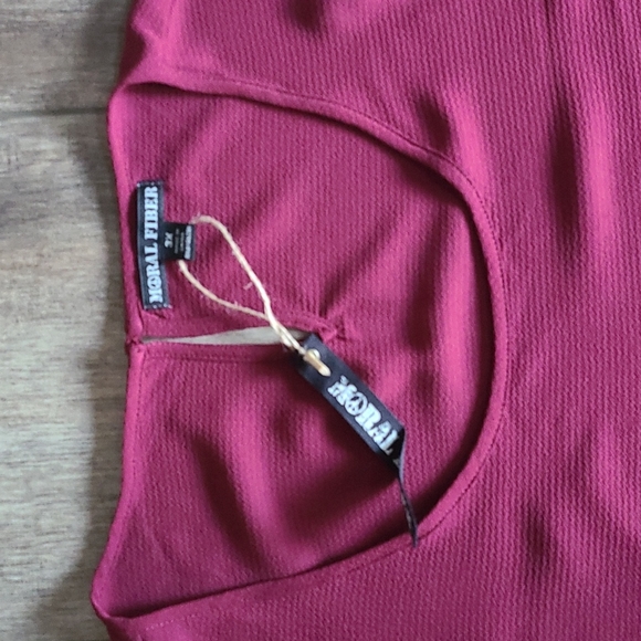 Burgundy Shoulderless blouse with ruffles - Picture 3 of 6